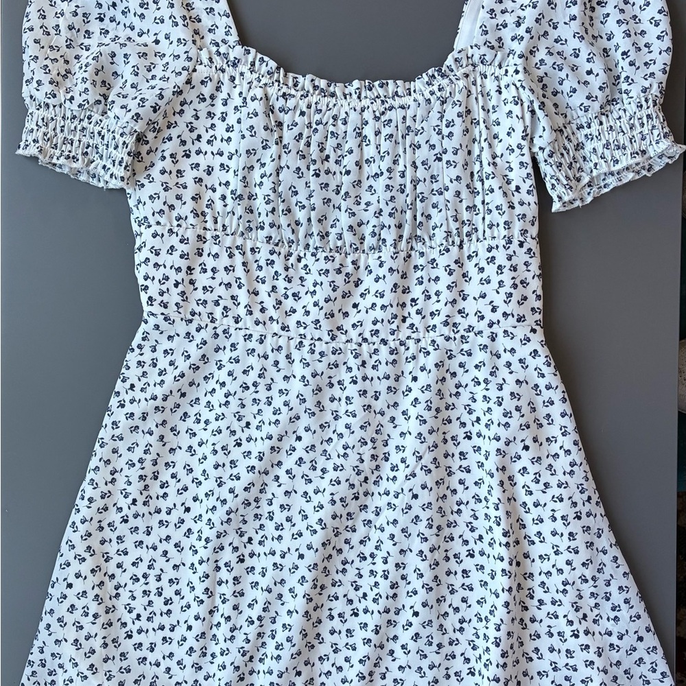 Super Cute Trixxi Floral Mini Dress Size Medium Little Navy Flowers Fully Lined